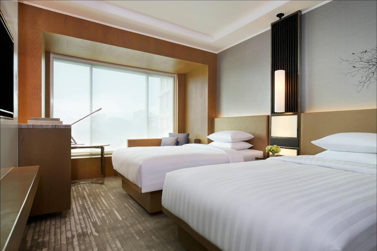 Courtyard By Marriott Bandung Dago Hotel Ngoại thất bức ảnh