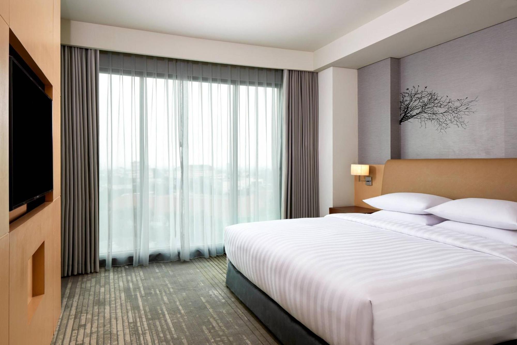 Courtyard By Marriott Bandung Dago Hotel Ngoại thất bức ảnh