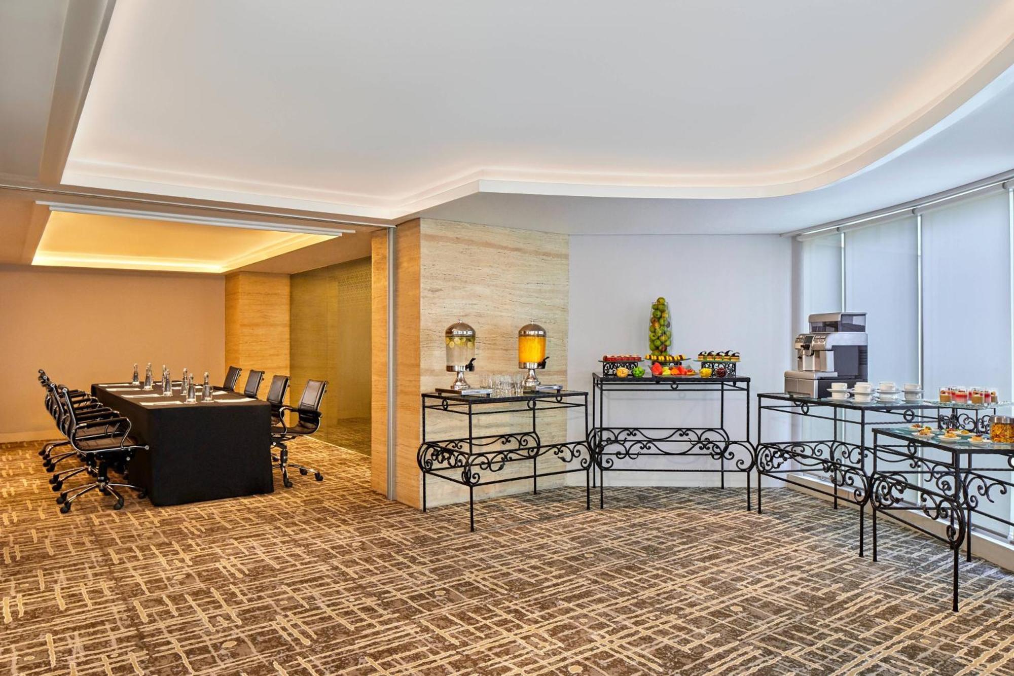 Courtyard By Marriott Bandung Dago Hotel Ngoại thất bức ảnh