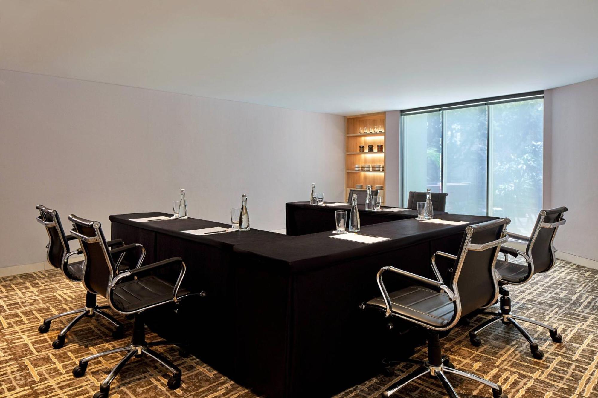 Courtyard By Marriott Bandung Dago Hotel Ngoại thất bức ảnh